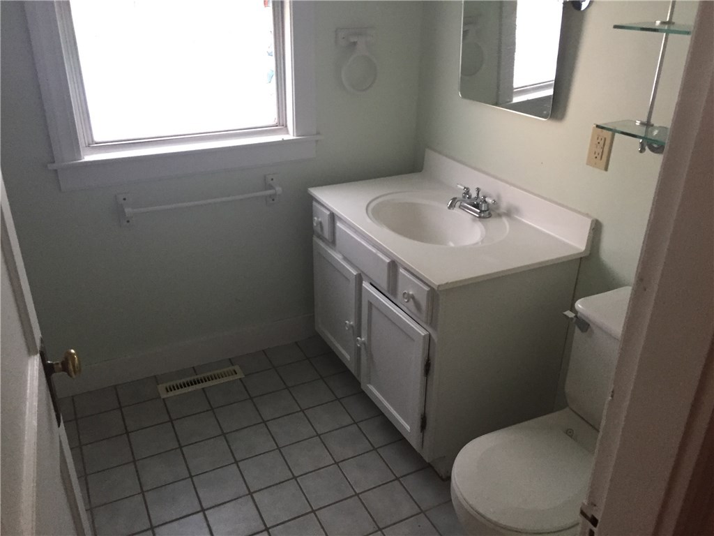3980 Mendon Road Cumberland, RI 02864 - Photo 5 of 11