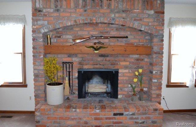 1392 Swarthout Road Pinckney, MI 48169 - Photo 4 of 20 Fireplace5.jpg