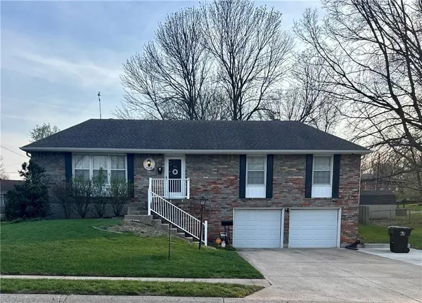 $225,000 | 4228 South Stayton Avenue, Independence, MO 64055