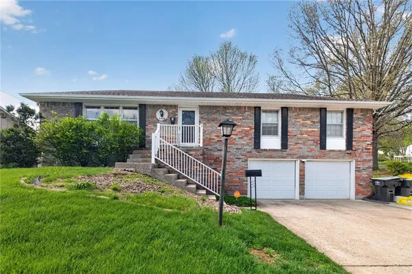 $225,000 | 4228 South Stayton Avenue, Independence, MO 64055