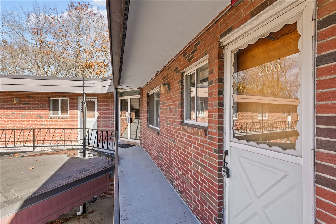 72 West Shore Road, Unit 206 Warwick, RI 02889 - Photo 5 of 25