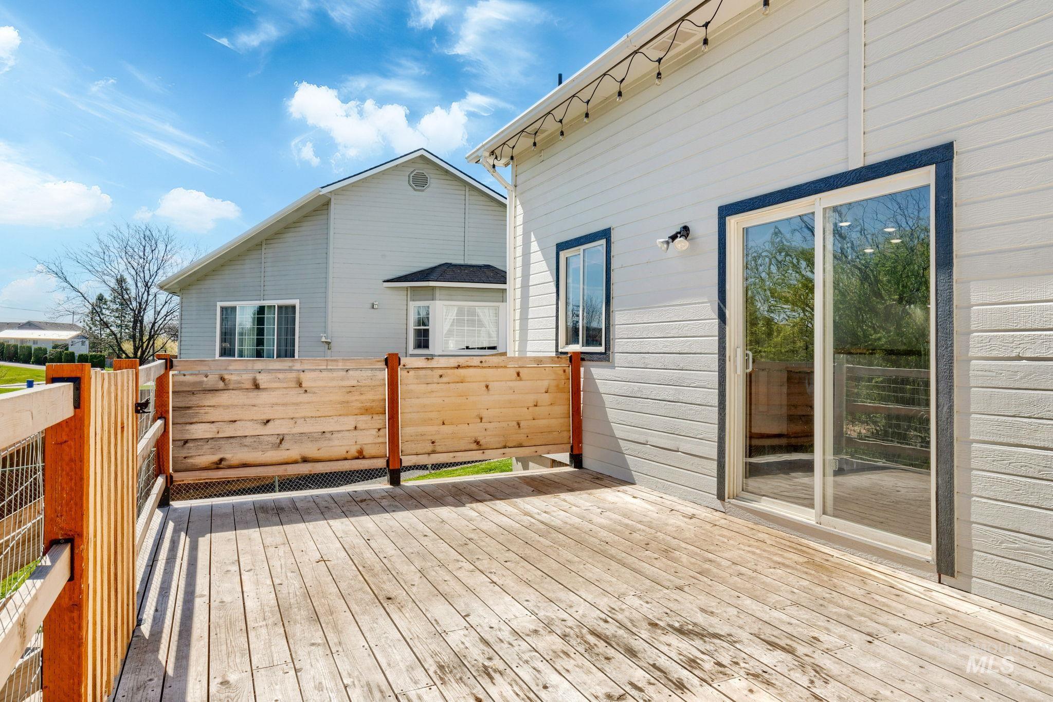 526 Cornwall Way Fruitland, ID 83619 - Photo 34 of 42 View of deck