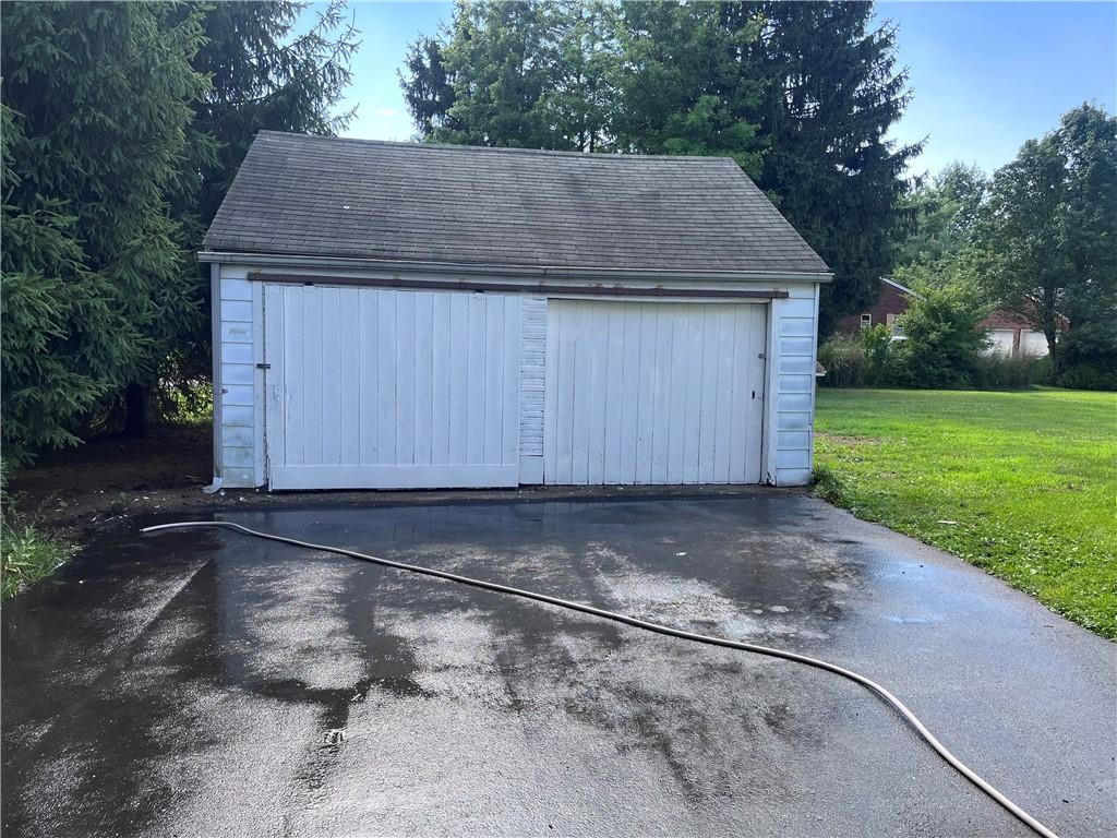 201 Fairway Lane Butler, PA 16002 - Photo 4 of 24