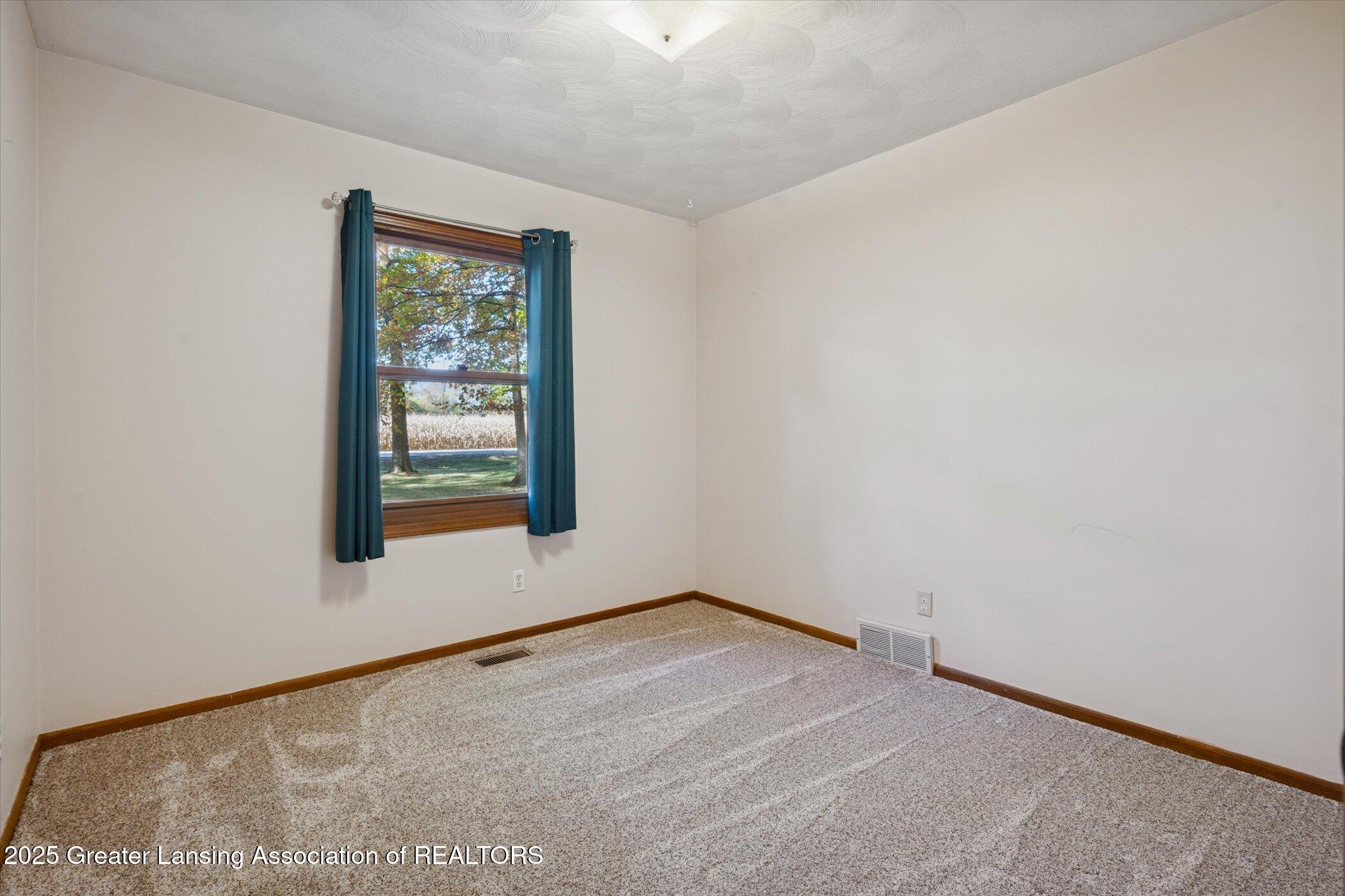 1339 Flanders Road Charlotte, MI 48813 - Photo 20 of 48 20-1339-Flanders-Rd-Charlotte-MI-48813-W