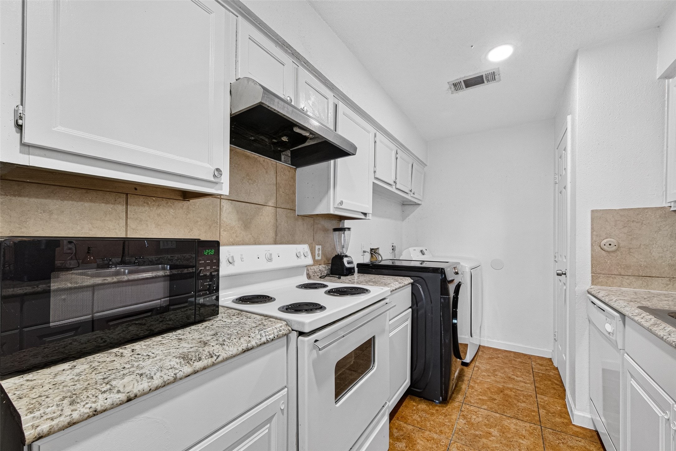 15507 Aldine Westfield Road Houston, TX 77032 - Photo 11 of 41