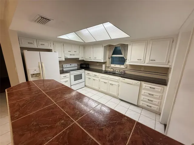 $3,500 | 837 Northwest 9th Avenue, Dania Beach, FL 33004