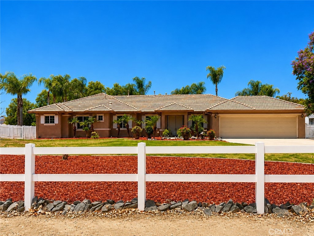 Closer look to the front of the property