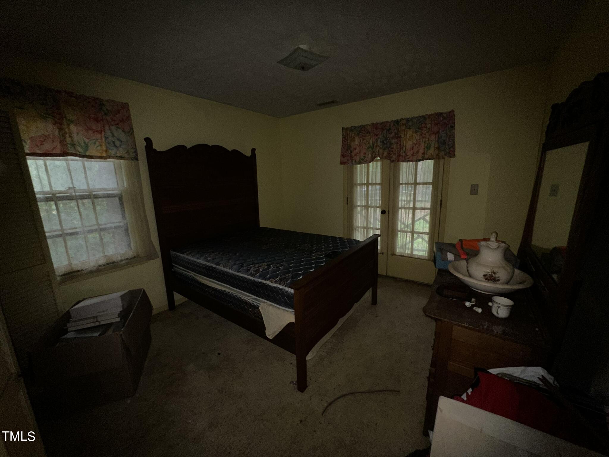 293 Nicholson Road Rockingham, NC 28379 - Photo 49 of 55 a living room with furniture and a window