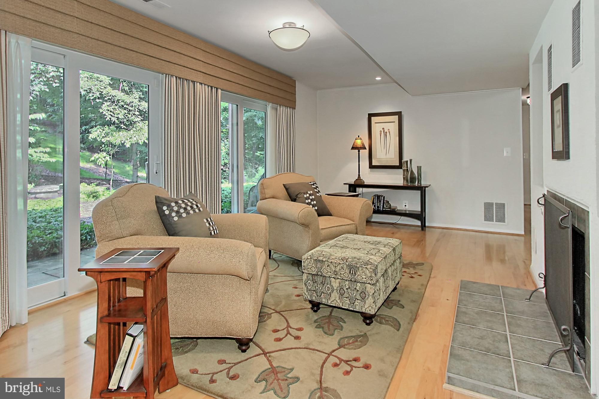 12904 Yates Ford Road Clifton, VA 20124 - Photo 23 of 37 Lower Level w hardwoods & fireplace