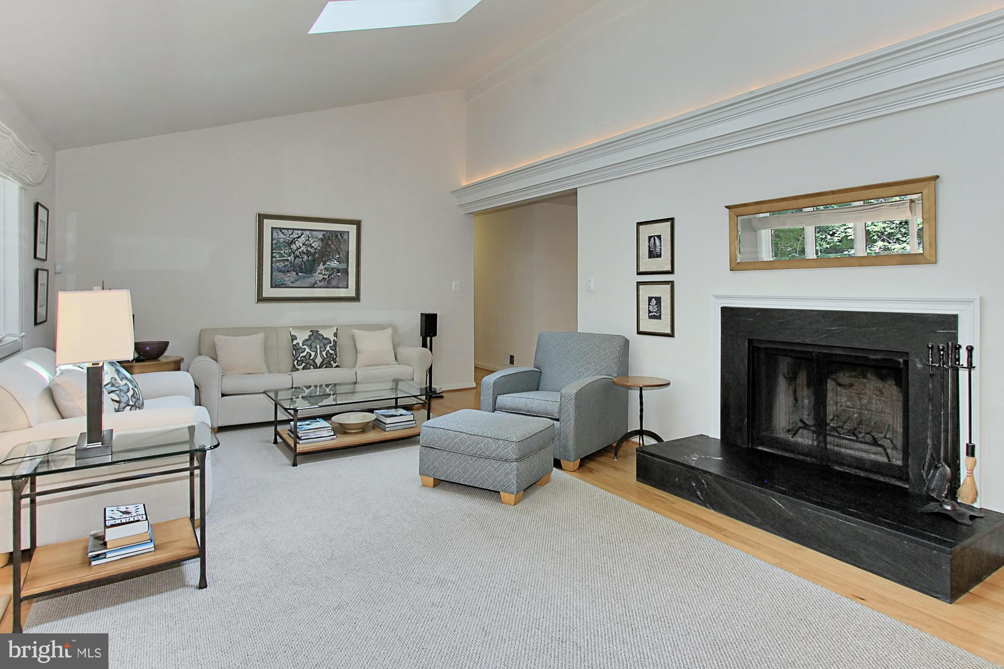 12904 Yates Ford Road Clifton, VA 20124 - Photo 6 of 37 Vaulted Ceiling, Skylights & Fireplace