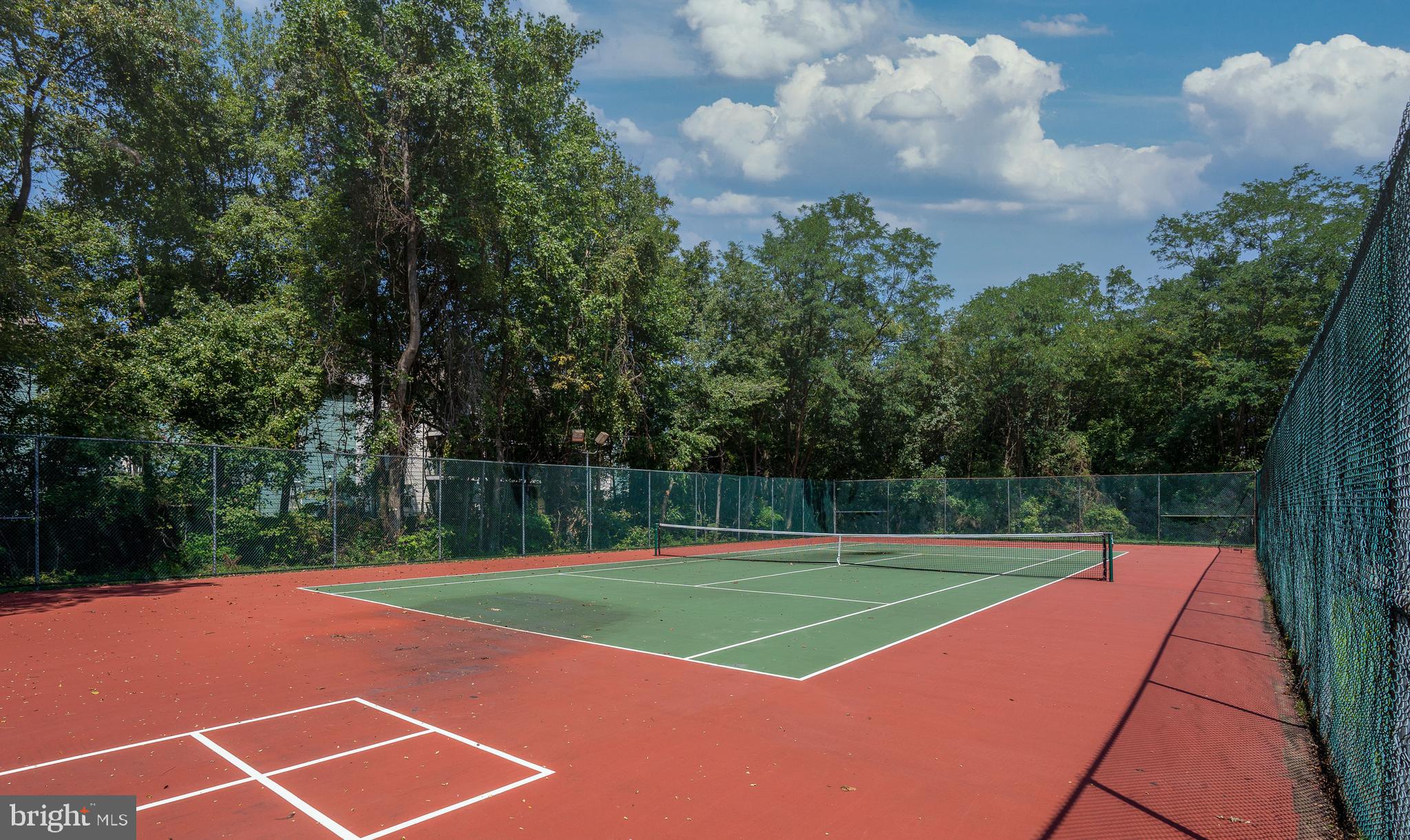 600 Club House Road Fredericksburg, VA 22406 - Photo 17 of 49 Community Tennis Court
