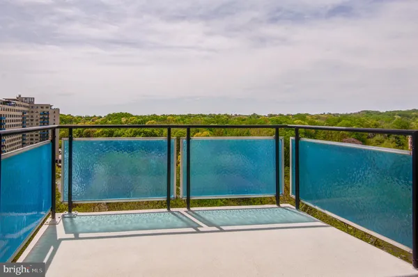 $2,200 | 10500 Rockville Pike, Unit 1214, Rockville, MD 20852