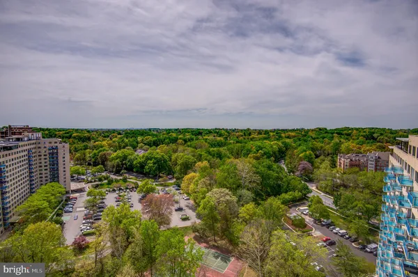 $2,200 | 10500 Rockville Pike, Unit 1214, Rockville, MD 20852