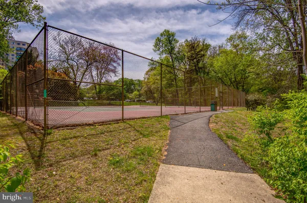$2,200 | 10500 Rockville Pike, Unit 1214, Rockville, MD 20852