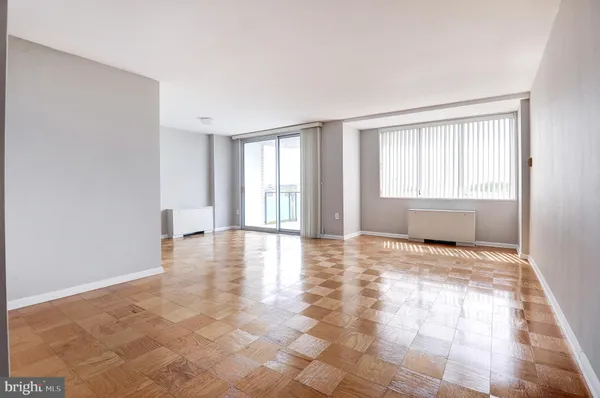 $2,200 | 10500 Rockville Pike, Unit 1214, Rockville, MD 20852