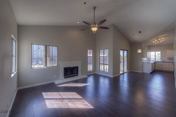 $2,200 | 100 East Fillmore Street, Unit 201, Phoenix, AZ 85004
