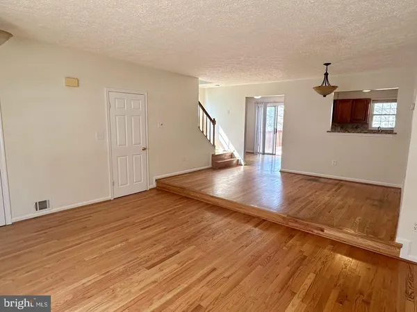 $2,700 | 898 Bayridge Drive, Gaithersburg, MD 20878