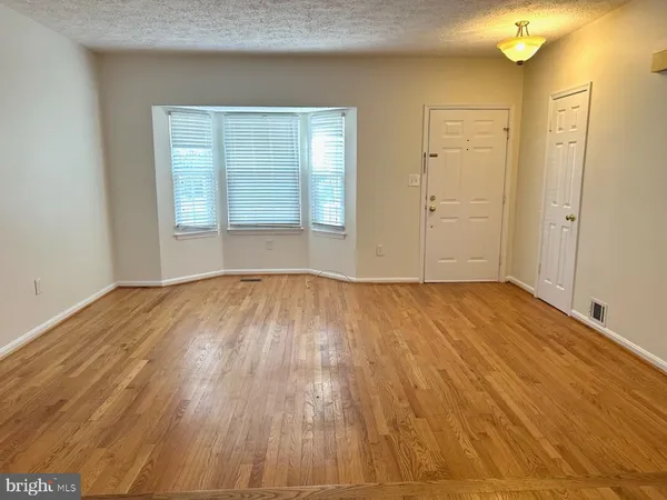 $2,700 | 898 Bayridge Drive, Gaithersburg, MD 20878