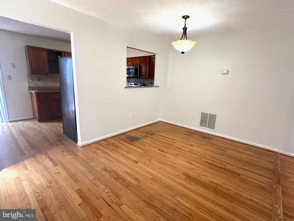 $2,700 | 898 Bayridge Drive, Gaithersburg, MD 20878