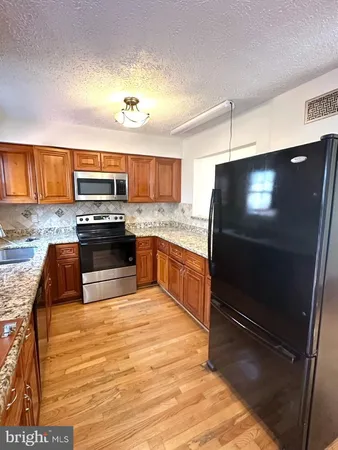 $2,700 | 898 Bayridge Drive, Gaithersburg, MD 20878