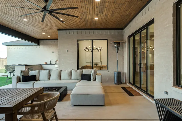 $1,125,000 | 7722 47th Street, Lubbock, TX 79407