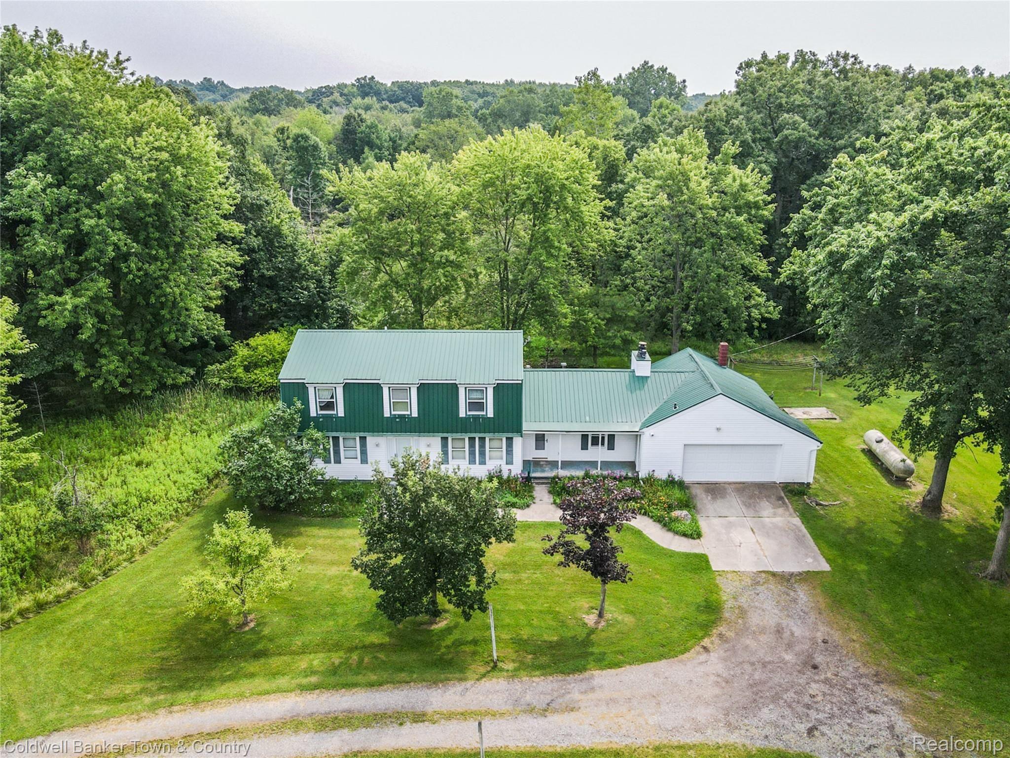 1925 Chilson Road Howell, MI 48843 - Photo 36 of 40 DSC_-12.jpg