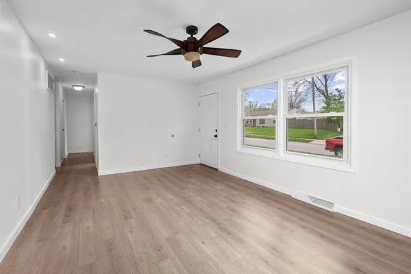 $185,000 | 933 34th Avenue, East Moline, IL 61244