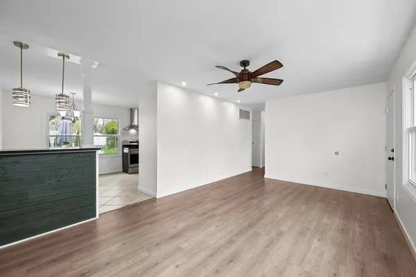 $185,000 | 933 34th Avenue, East Moline, IL 61244