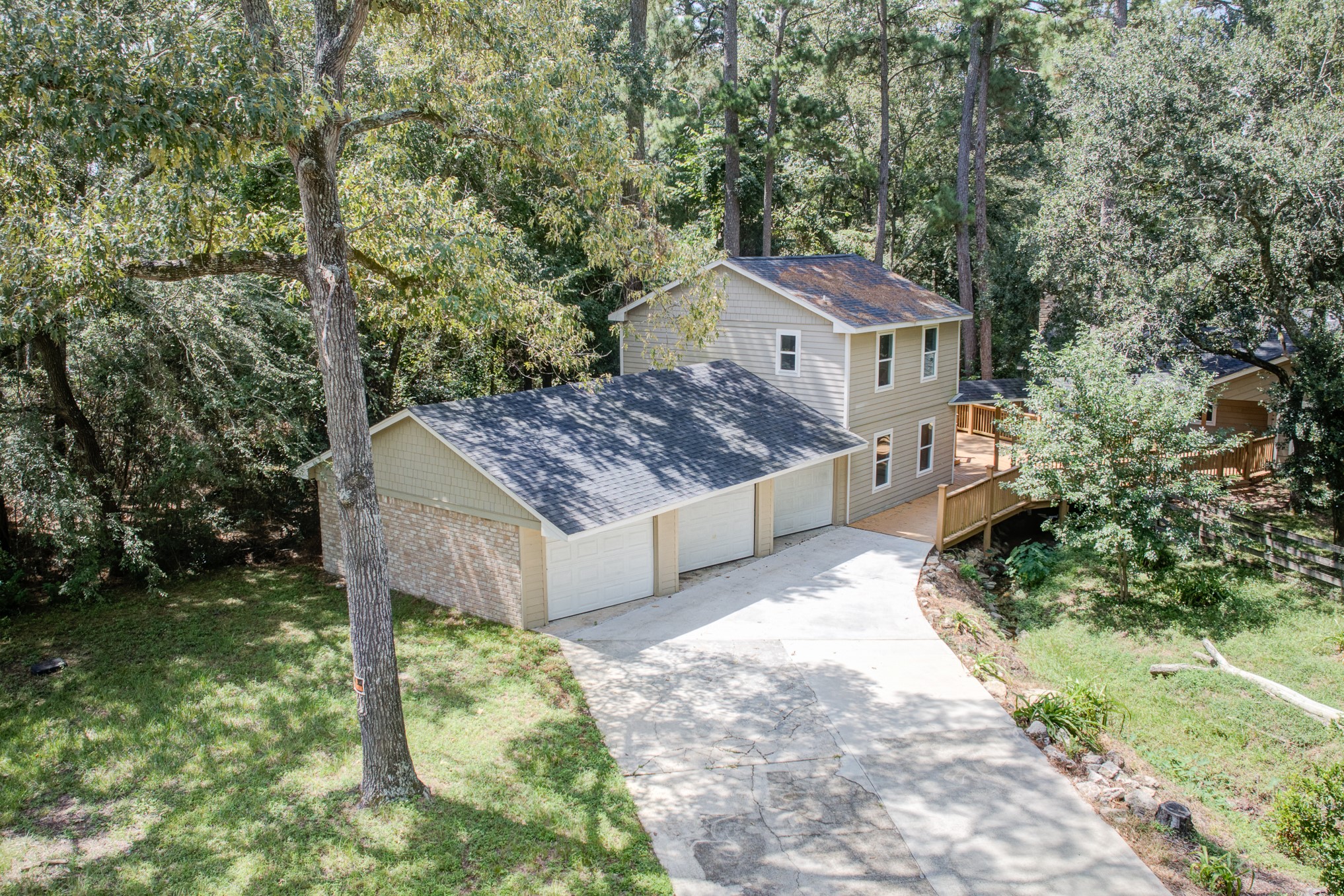 81 Oak Grove Lane Conroe, TX 77304 - Photo 3 of 50