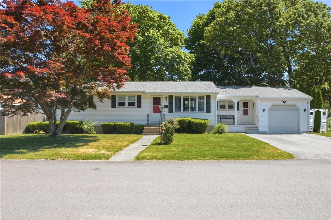 14 Stone Avenue Warwick, RI 02889 - Photo 2 of 30