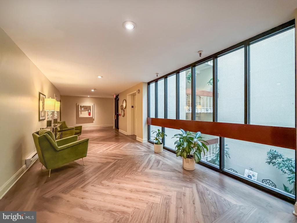 1680 Huntingdon Pike, Unit CONDO 232 Huntingdon Valley, PA 19006 - Photo 2 of 34 a living room with furniture
