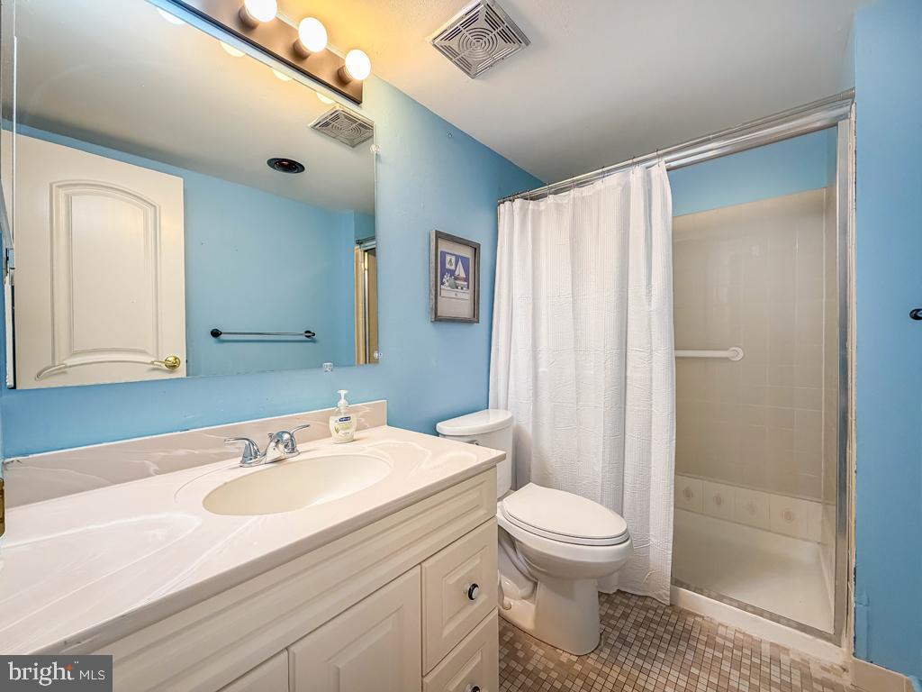 1680 Huntingdon Pike, Unit CONDO 232 Huntingdon Valley, PA 19006 - Photo 28 of 34 a bathroom with a sink toilet and shower
