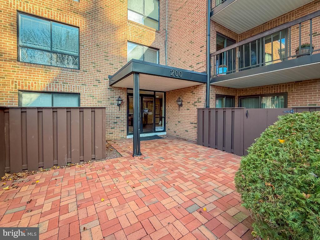 1680 Huntingdon Pike, Unit CONDO 232 Huntingdon Valley, PA 19006 - Photo 31 of 34 a backyard of a house