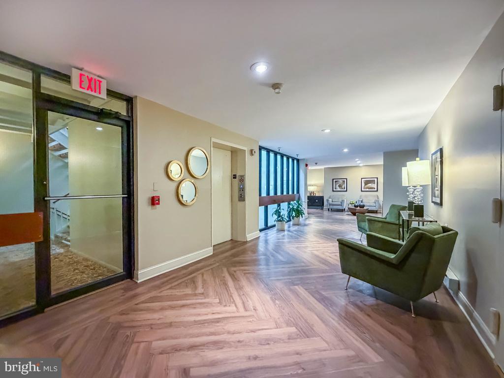 1680 Huntingdon Pike, Unit CONDO 232 Huntingdon Valley, PA 19006 - Photo 4 of 34 a living room with furniture