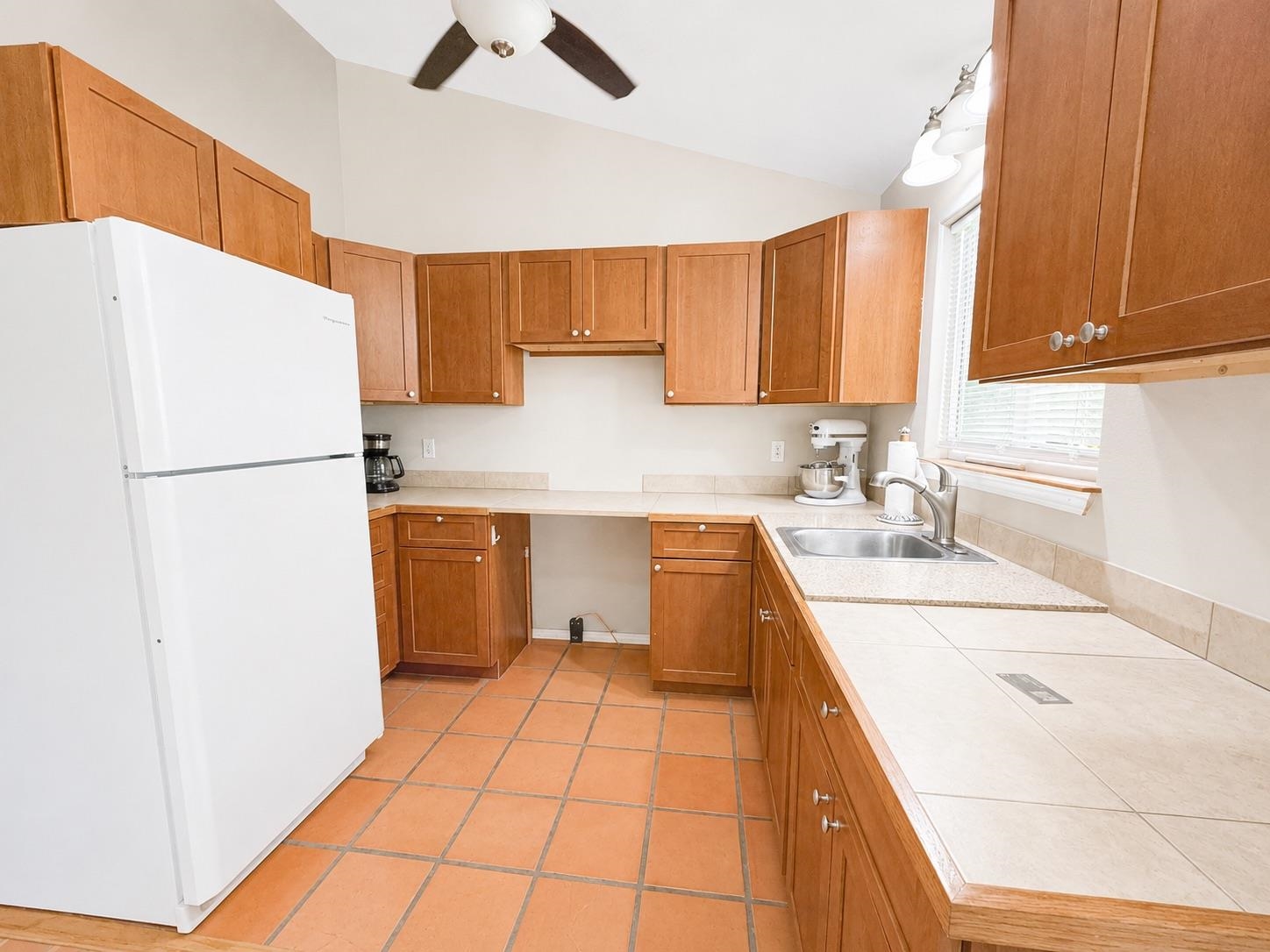 2615 Kaupakalua Road Haiku, HI 96708 - Photo 15 of 47 House 1 - Back House Kitchenette