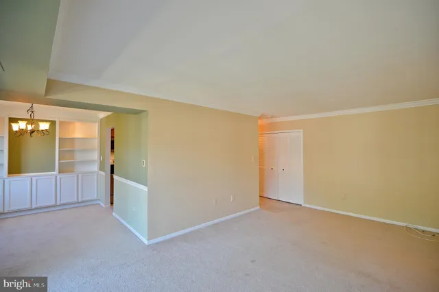 $2,480 | 9702 Kingsbridge Drive, Unit 202, Fairfax, VA 22031