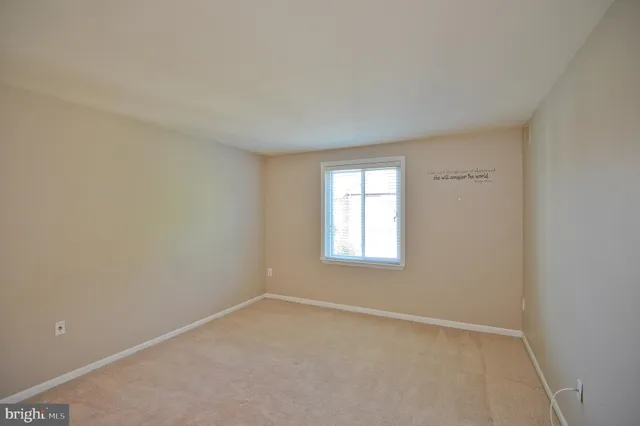 $2,480 | 9702 Kingsbridge Drive, Unit 202, Fairfax, VA 22031