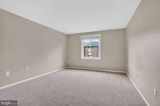 $2,480 | 9702 Kingsbridge Drive, Unit 202, Fairfax, VA 22031