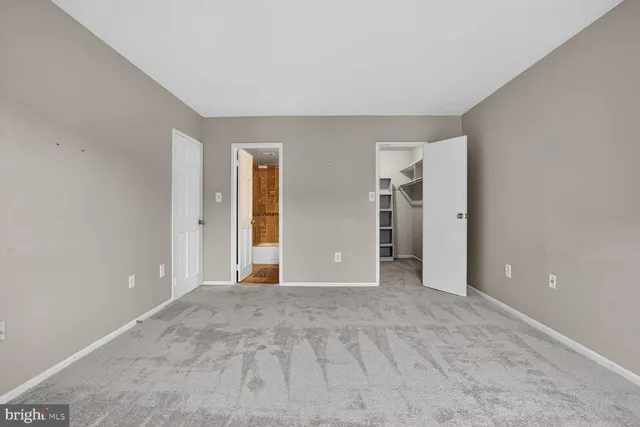 $2,480 | 9702 Kingsbridge Drive, Unit 202, Fairfax, VA 22031