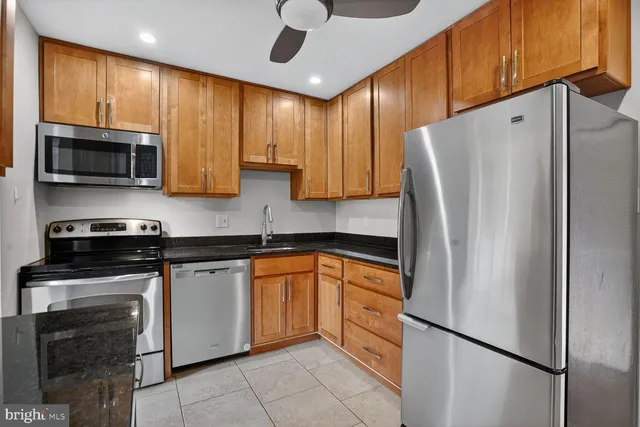 $2,480 | 9702 Kingsbridge Drive, Unit 202, Fairfax, VA 22031