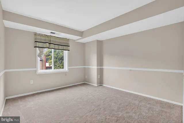 $2,480 | 9702 Kingsbridge Drive, Unit 202, Fairfax, VA 22031