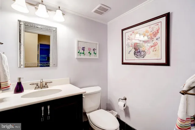 $2,480 | 9702 Kingsbridge Drive, Unit 202, Fairfax, VA 22031