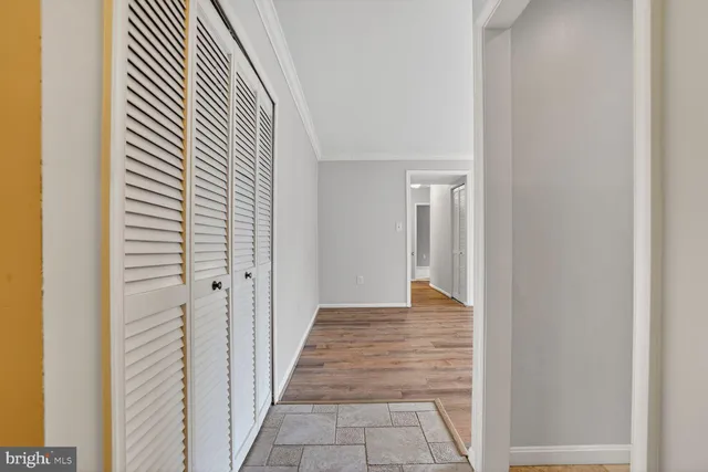 $2,480 | 9702 Kingsbridge Drive, Unit 202, Fairfax, VA 22031