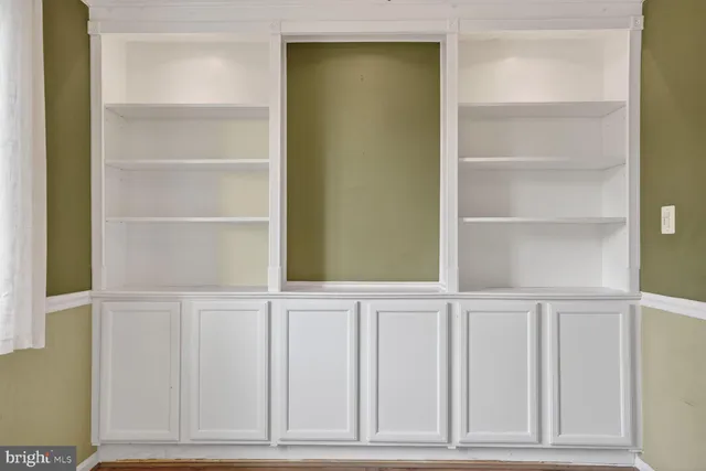 $2,480 | 9702 Kingsbridge Drive, Unit 202, Fairfax, VA 22031