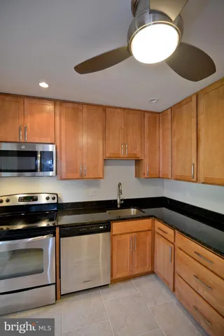 $2,480 | 9702 Kingsbridge Drive, Unit 202, Fairfax, VA 22031