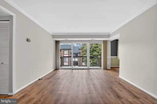 $2,480 | 9702 Kingsbridge Drive, Unit 202, Fairfax, VA 22031