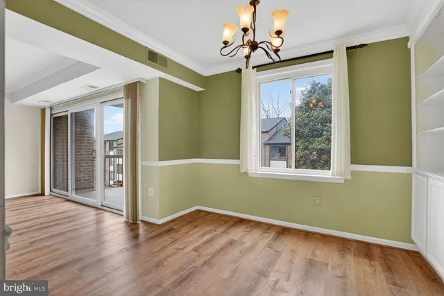 $2,480 | 9702 Kingsbridge Drive, Unit 202, Fairfax, VA 22031