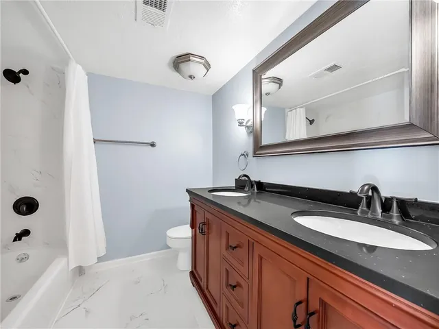 $189,950 | 4426 Jarboe Street, Unit 5, Kansas City, MO 64111