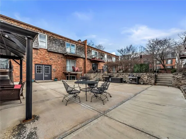 $189,950 | 4426 Jarboe Street, Unit 5, Kansas City, MO 64111