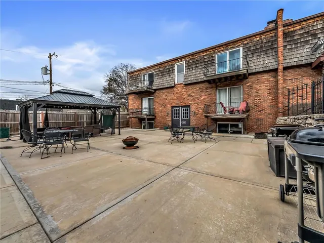$189,950 | 4426 Jarboe Street, Unit 5, Kansas City, MO 64111